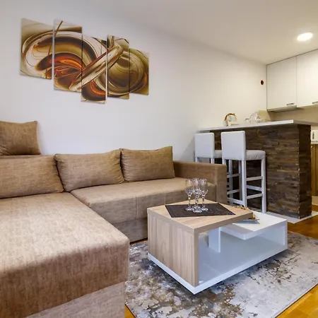 Andrija Lux 11 Златибор