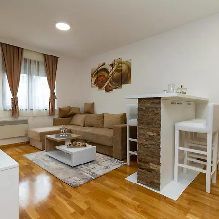 Andrija Lux 11 * Златибор