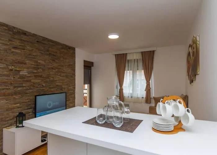 Andrija Lux 11 아파트 즐라티보