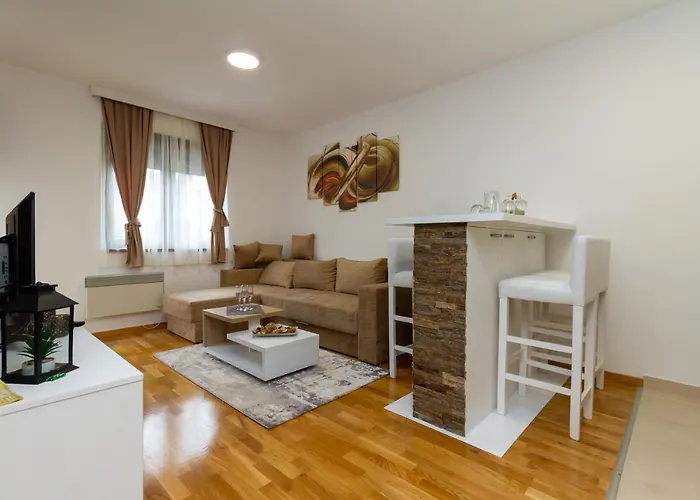 Andrija Lux 11 * 즐라티보